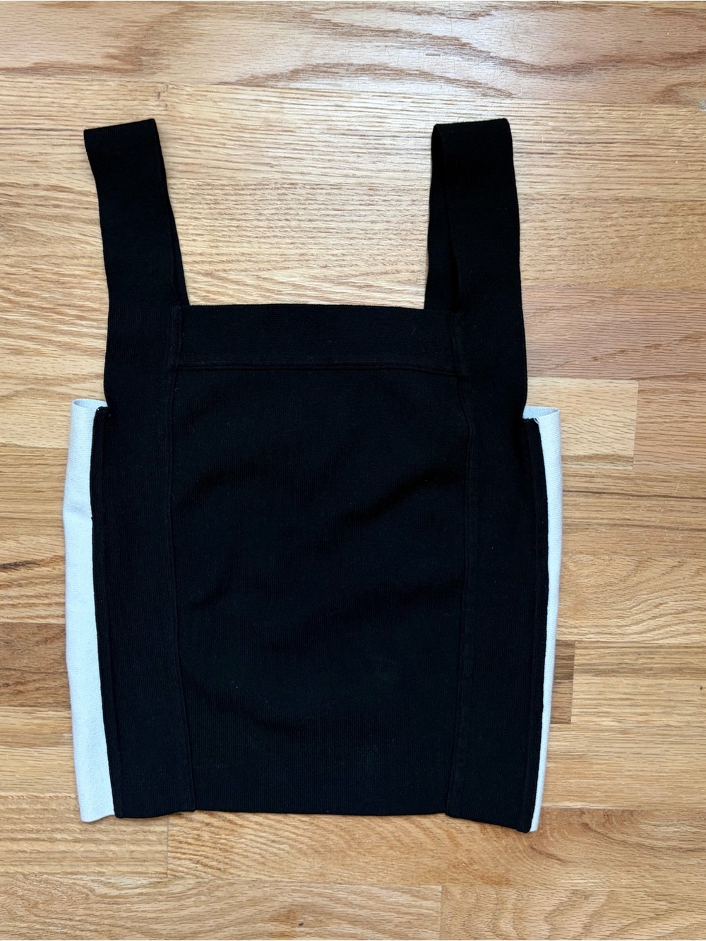 Club Monaco Black & White ribbed knit tank